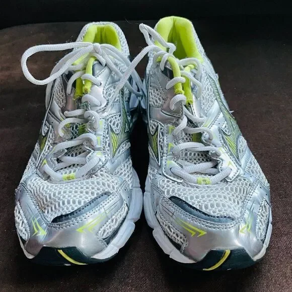 XLNT Mizuno Wave Inspire 6 Vintage Silver White Chartreuse Womens 9 US 40 EU - Picture 2 of 10
